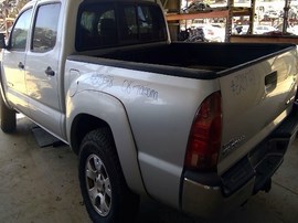 2008 TOYOTA TACOMA, SILVER, SR5, CREW CAB, 4.0L, AT, 4WD.  Z25078